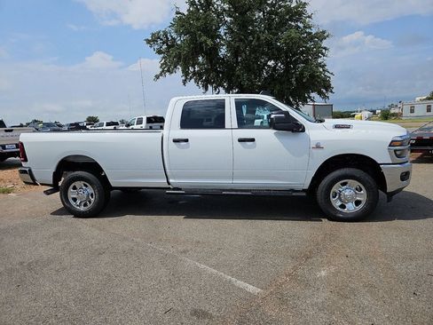 New 2026 RAM 2500 Tradesman AWD/4WD image 9
