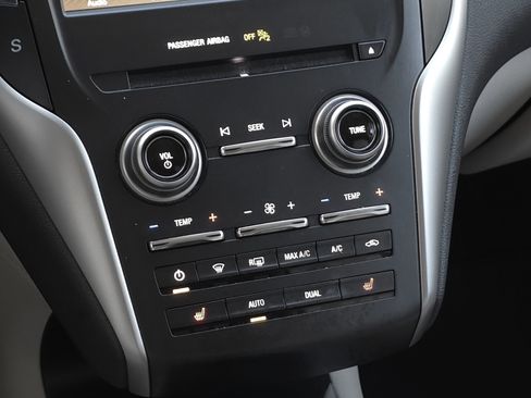 Used 2019 Lincoln MKC Premiere image 14