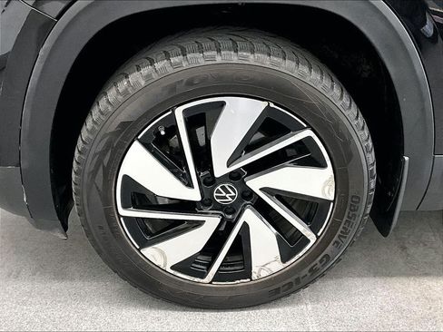 Used 2024 Volkswagen Atlas SEL AWD/4WD image 7