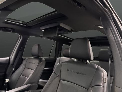 Used 2020 Honda Pilot Black Edition image 7