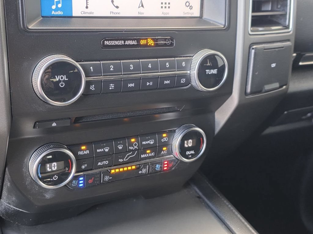 Used 2018 Ford Expedition XLT w/ Equipment Group 202A RWD image 26