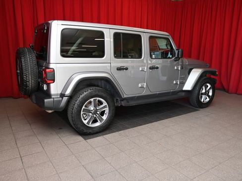 Used 2020 Jeep Wrangler Unlimited Sahara image 9