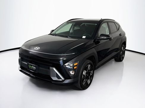 Used 2025 Hyundai Kona SEL AWD/4WD image 3