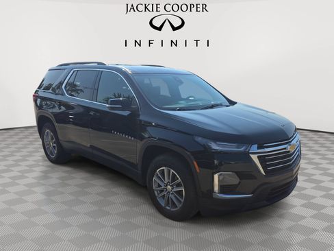Used 2023 Chevrolet Traverse LT w/ LPO, Floor Liner Package FWD image 3