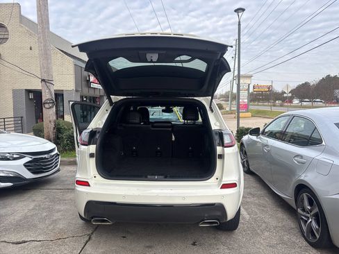 Used 2019 Jeep Cherokee High Altitude image 14