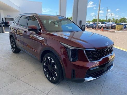 Used 2025 Kia Sorento EX image 4