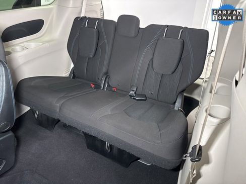 Used 2021 Chrysler Pacifica Touring w/ Cold Weather Group image 27