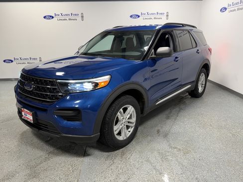 Used 2020 Ford Explorer XLT w/ Comfort Package image 3