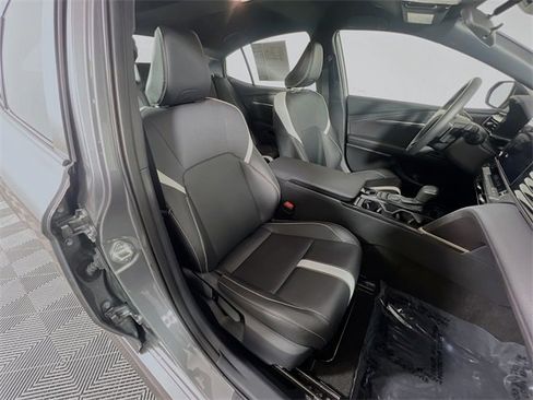 Used 2025 Toyota Camry SE image 29