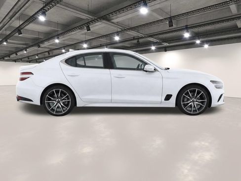 Used 2025 Genesis G70 2.5T RWD image 8
