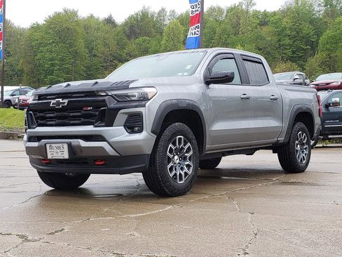 Used 2024 Chevrolet Colorado Z71 AWD/4WD image 7