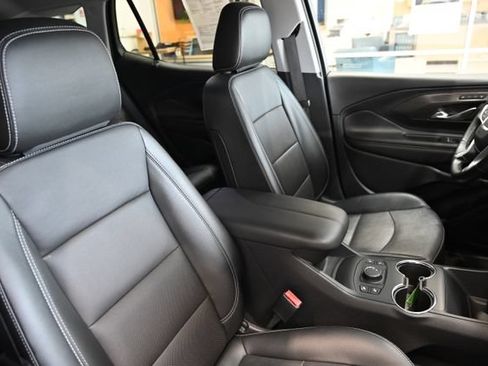 Used 2023 GMC Terrain SLT FWD image 8