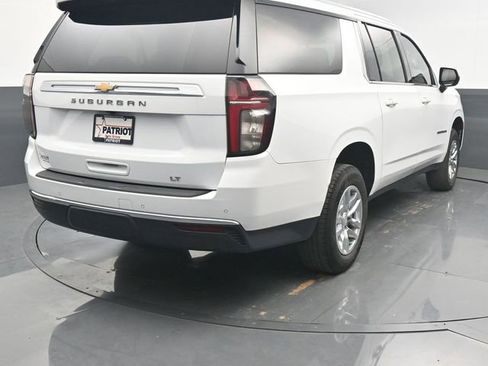 Used 2021 Chevrolet Suburban LT RWD image 5