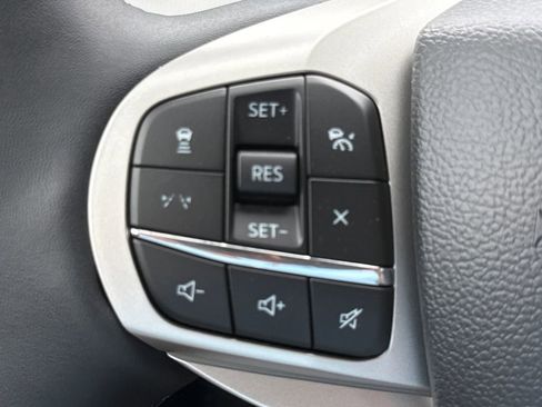 New 2026 Ford Explorer Active RWD image 30