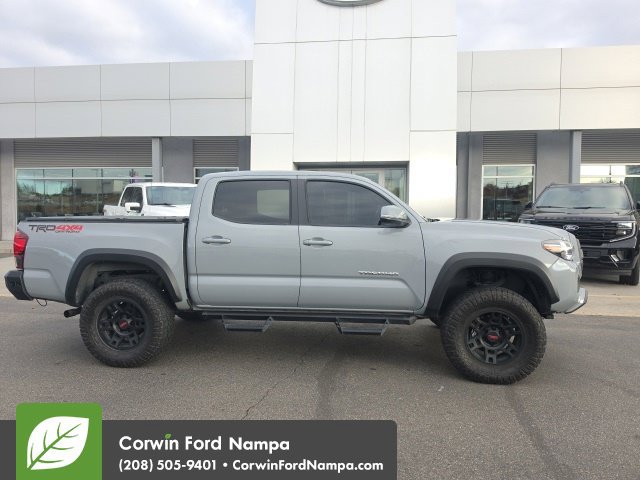 Used 2019 Toyota Tacoma TRD Off-Road AWD/4WD image 4