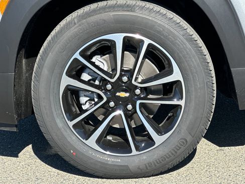 Used 2026 Chevrolet TrailBlazer LT w/ LT Cold Weather Package FWD image 32