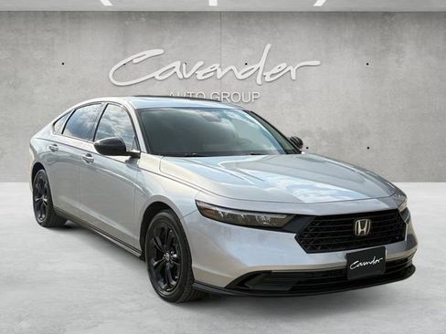 Used 2025 Honda Accord SE image 2