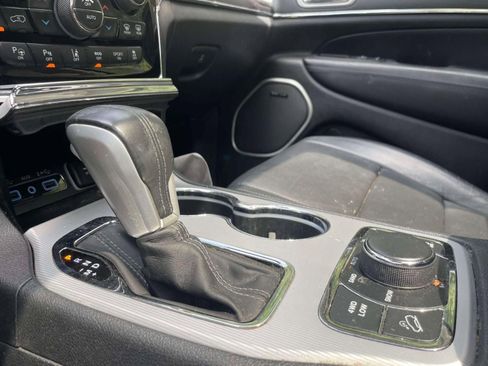 Used 2019 Jeep Grand Cherokee Summit AWD/4WD image 31