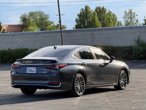 Used 2025 Lexus ES 300h w/ Premium Package FWD image 5