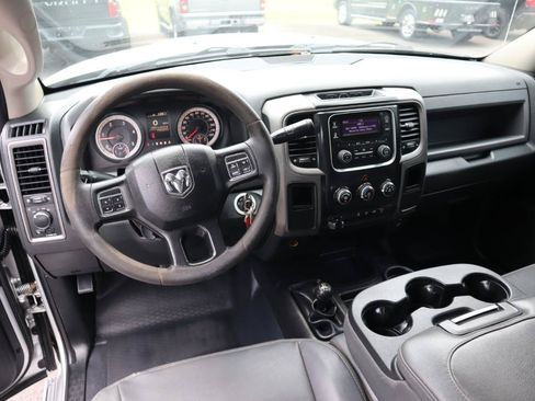 Used 2017 RAM 3500 Tradesman w/ Chrome Appearance Group AWD/4WD image 8