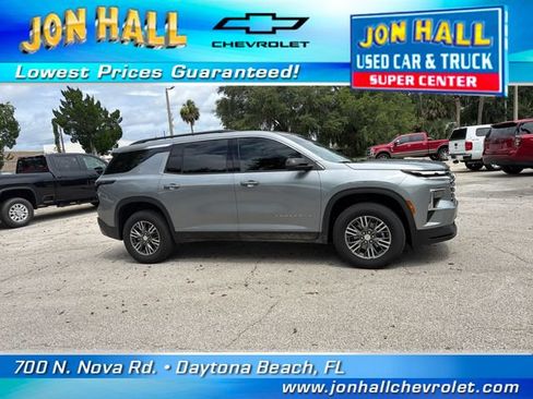 Used 2026 Chevrolet Traverse LT w/ Driver Confidence Package FWD image 13