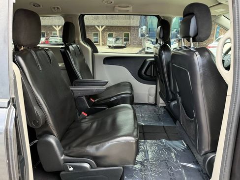 Used 2016 Dodge Grand Caravan SE w/ Quick Order Package 29E SE FWD image 18