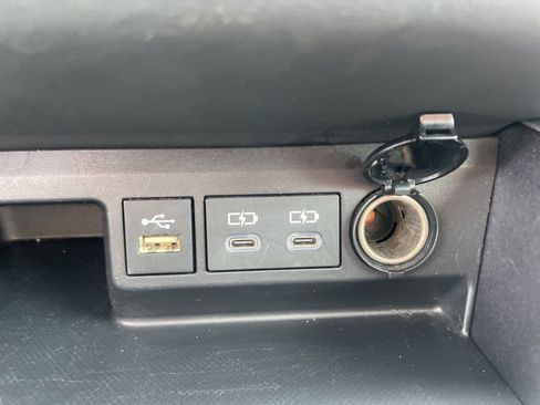 Used 2024 Toyota Highlander XLE image 21