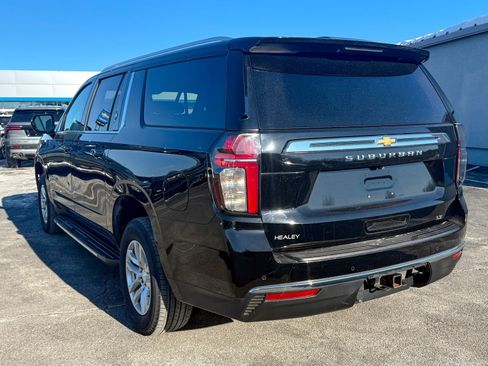 Used 2022 Chevrolet Suburban LT image 5