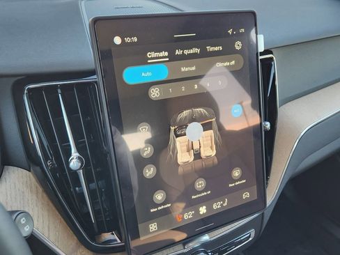 New 2026 Volvo XC60 B5 Plus w/ Climate Package image 9