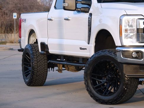 Used 2023 Ford F250 XLT w/ FX4 Off-Road Package image 3