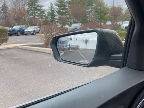 Used 2024 Chevrolet Equinox LT image 40