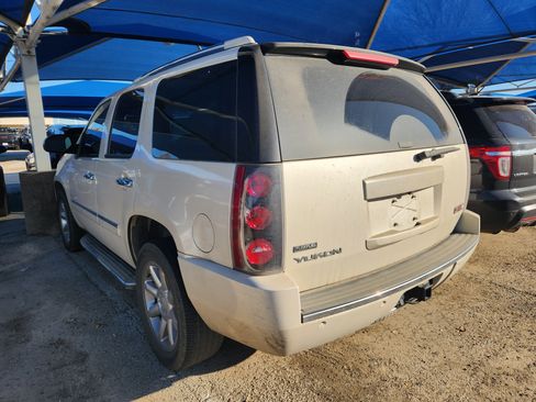 Used 2009 GMC Yukon Denali image 3