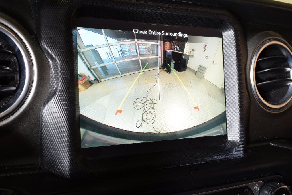 Used 2020 Jeep Wrangler Unlimited Sahara w/ Uconnect 4C Nav & Sound Group AWD/4WD image 23