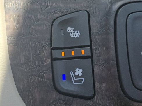 Used 2023 GMC Acadia Denali AWD/4WD image 5