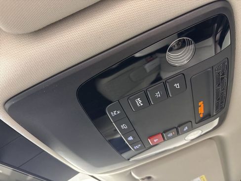 New 2026 Kia Carnival EX FWD image 34