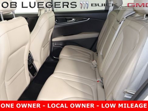 Used 2021 Lincoln Nautilus Reserve image 13