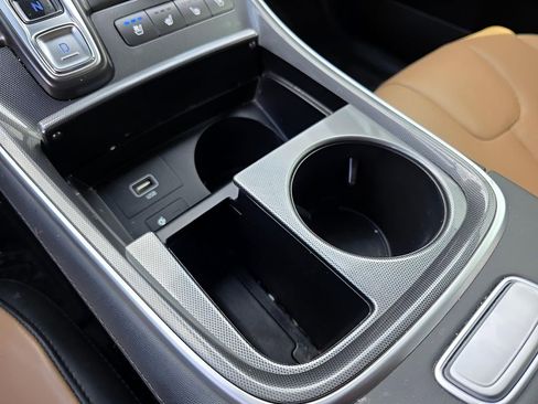 Used 2023 Hyundai Santa Fe Calligraphy image 17