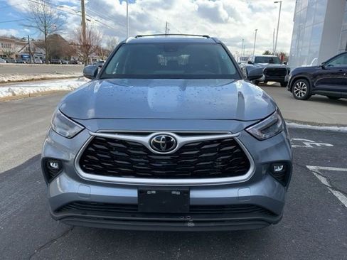 Used 2023 Toyota Highlander XLE image 9