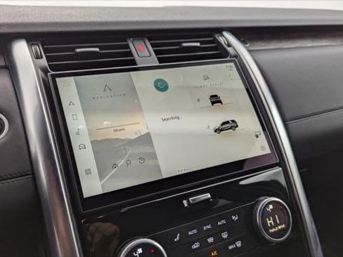 Used 2023 Land Rover Discovery S image 27