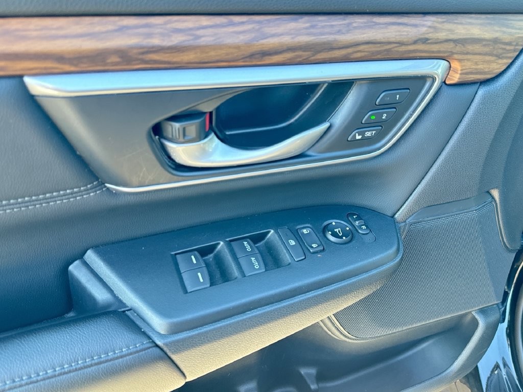 Used 2022 Honda CR-V Touring image 11