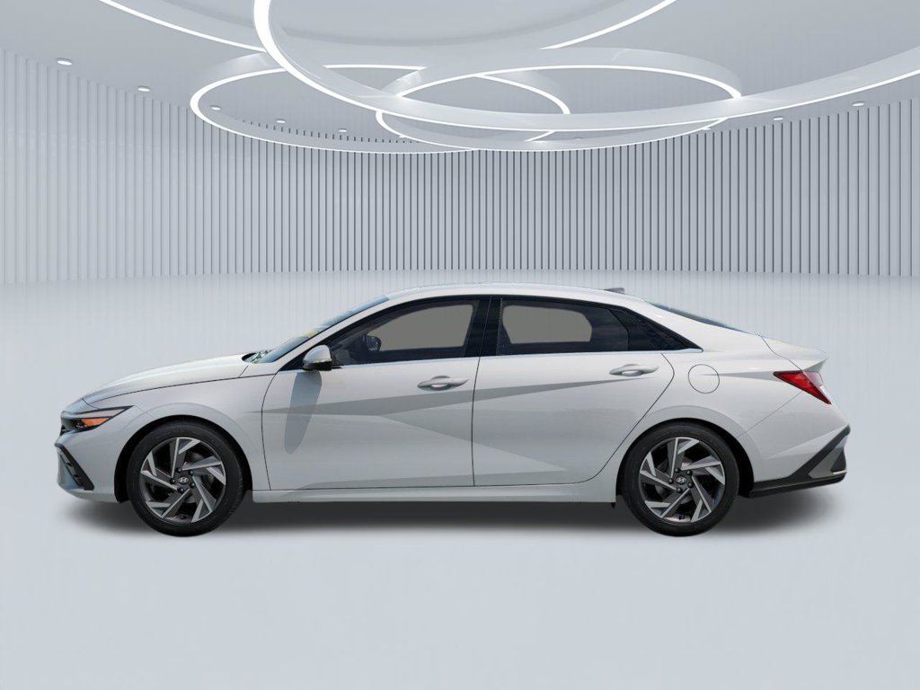 New 2026 Hyundai Elantra Limited FWD image 3