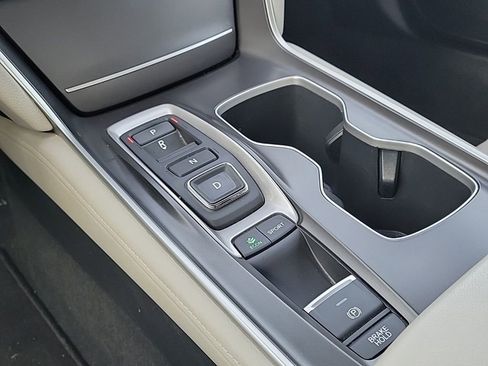 Used 2018 Honda Accord Touring image 23