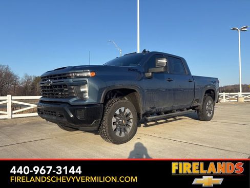 Used 2024 Chevrolet Silverado 2500 Custom w/ Custom Value Package image 1