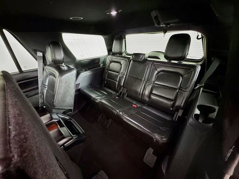 Used 2019 Lincoln Navigator Reserve AWD/4WD image 32