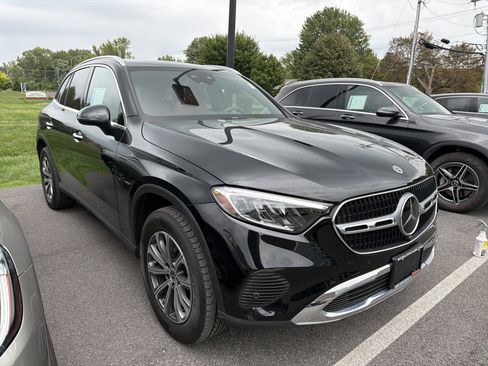 Used 2024 Mercedes-Benz GLC 300 4MATIC image 2