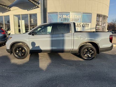 Used 2022 Honda Ridgeline Black Edition image 2