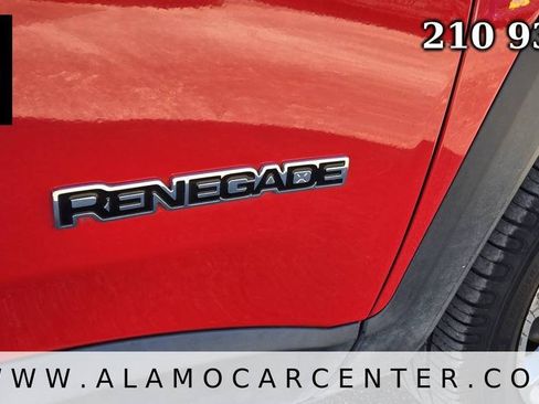 Used 2015 Jeep Renegade Latitude FWD image 14
