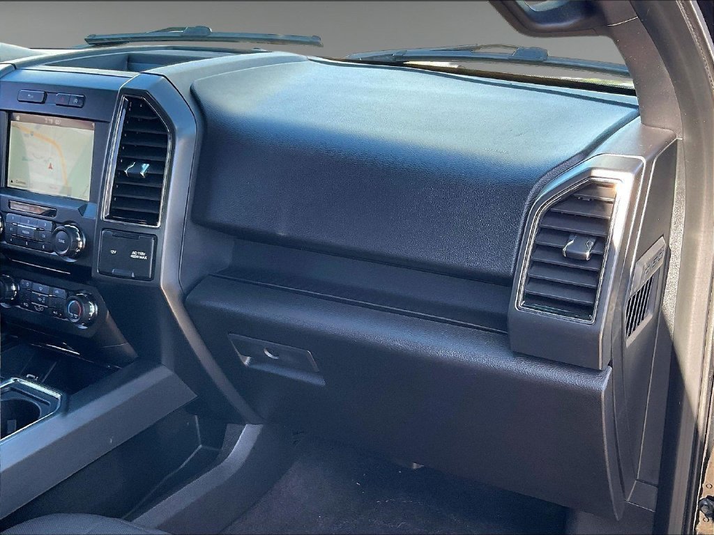 Used 2018 Ford F150 XLT w/ Equipment Group 302A Luxury AWD/4WD image 12
