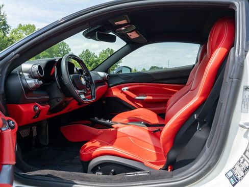 Used 2022 Ferrari F8 Tributo RWD image 27
