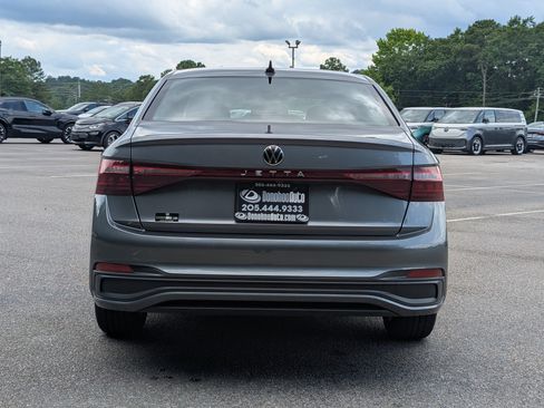 Used 2025 Volkswagen Jetta Sport FWD image 8